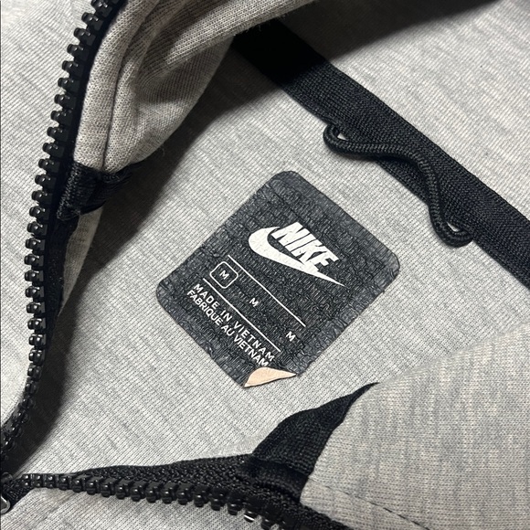 Nike tech - Picture 5 of 8